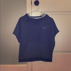 Nike top